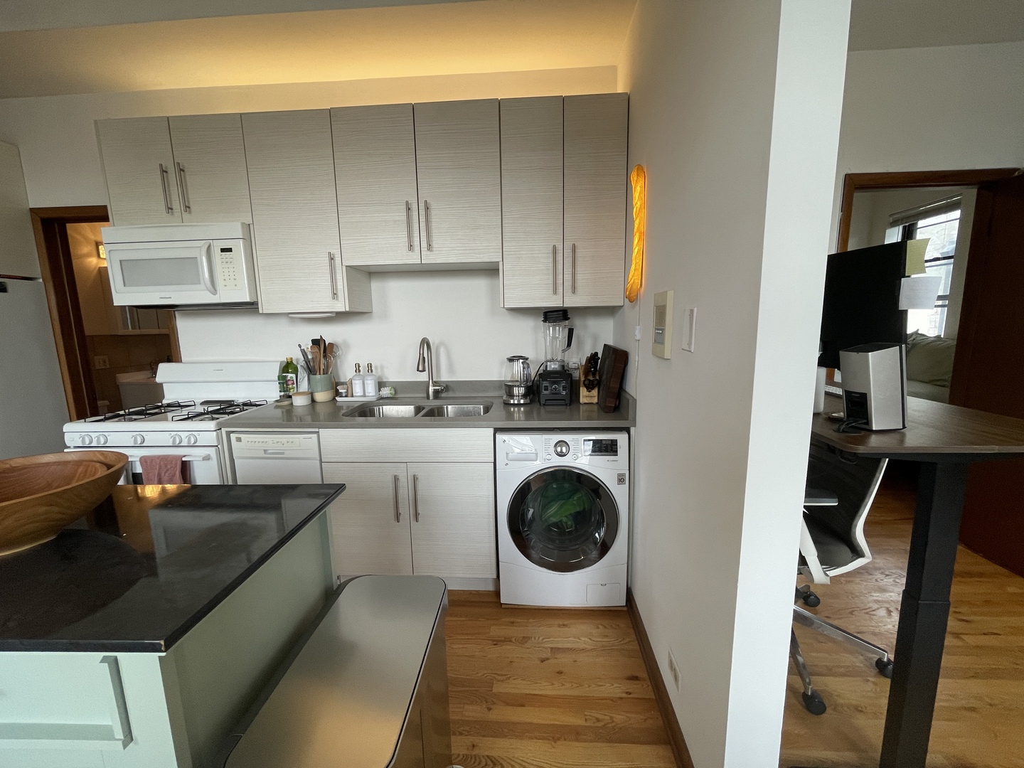 1237 N Noble Street #3R, Chicago, IL 60642