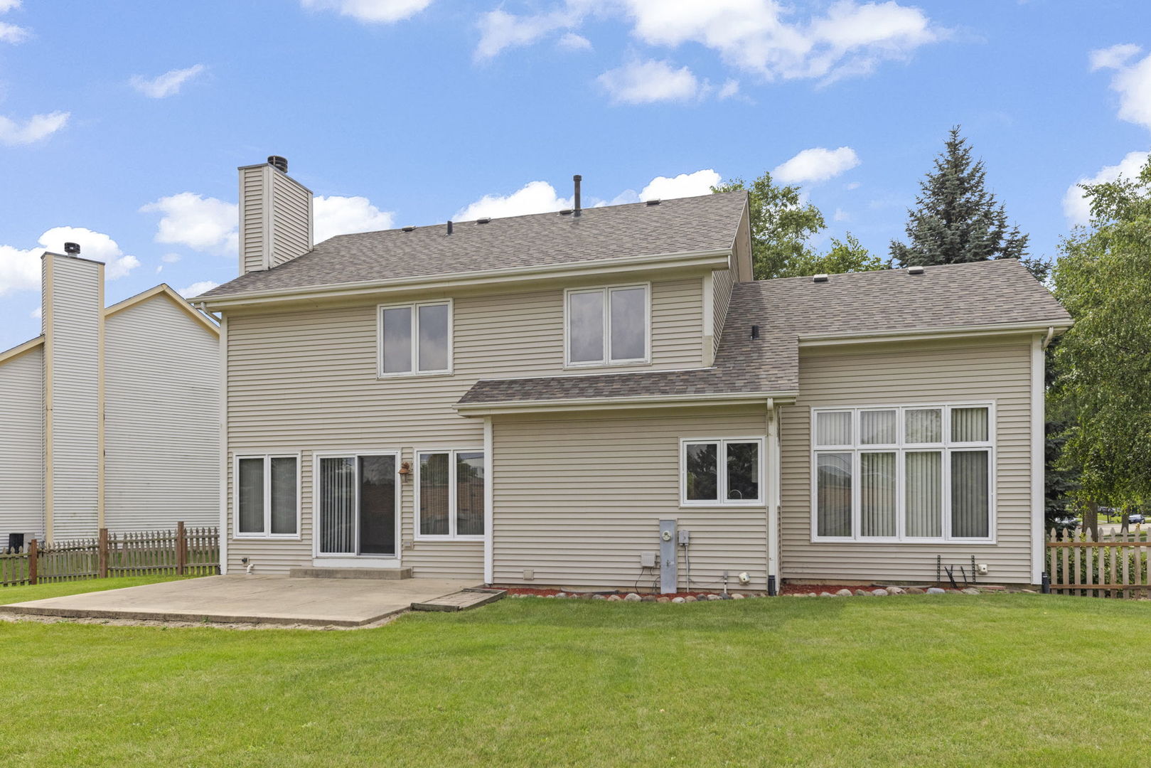 764 Springbrook Lane, Bolingbrook, IL 60490