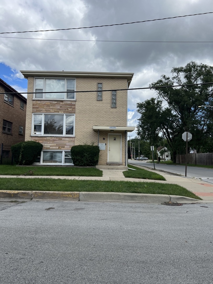 1 W 137th Place, Riverdale, IL 60827
