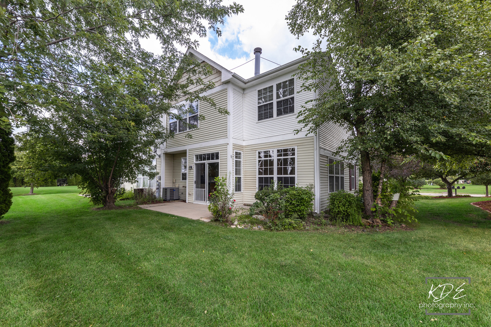 558 Pinebrook Drive, Bolingbrook, IL 60490