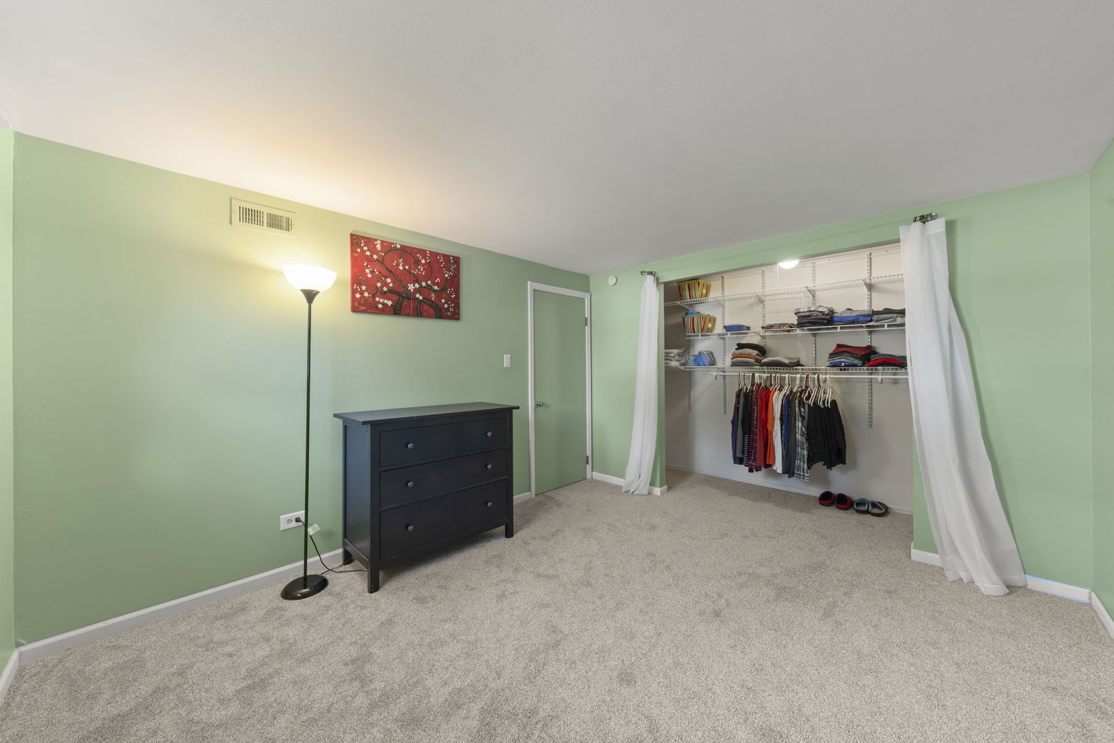 219 E Lincoln Avenue, Glendale Heights, IL 60139