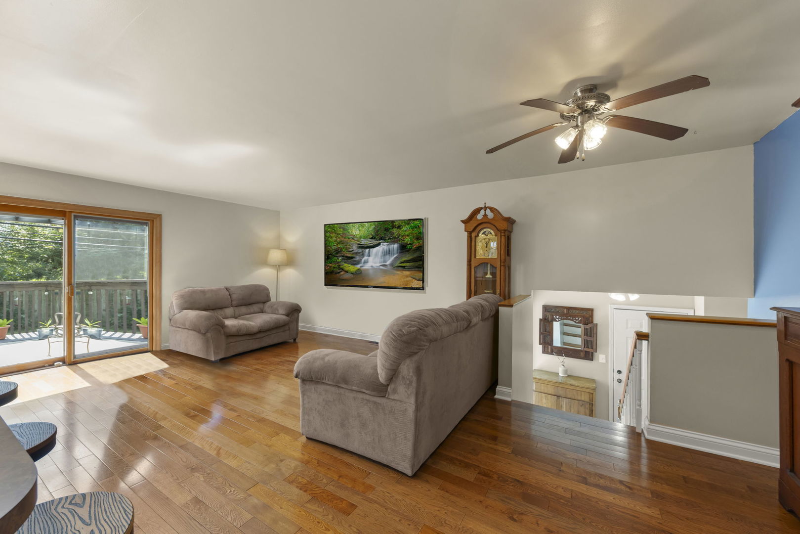 219 E Lincoln Avenue, Glendale Heights, IL 60139