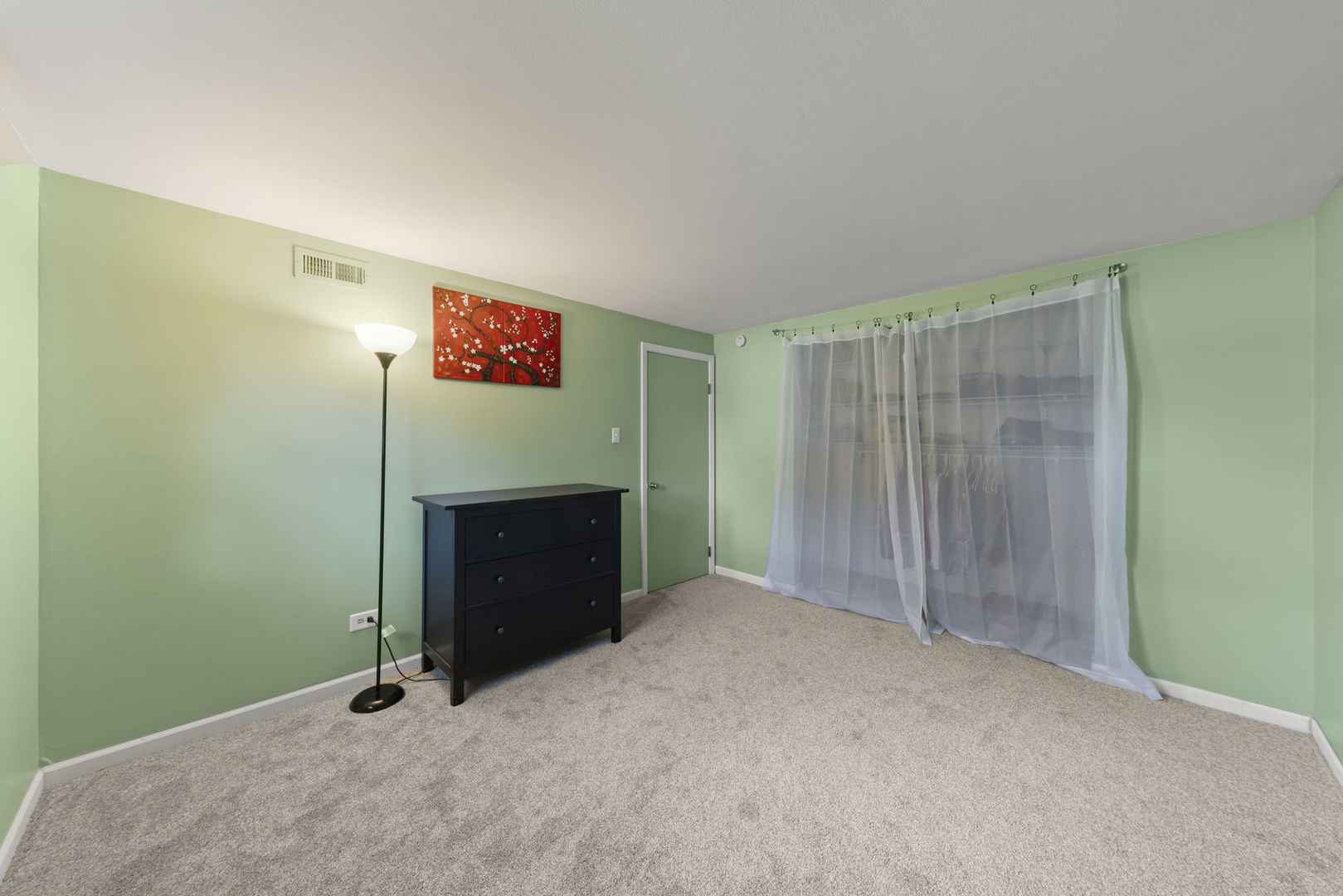 219 E Lincoln Avenue, Glendale Heights, IL 60139
