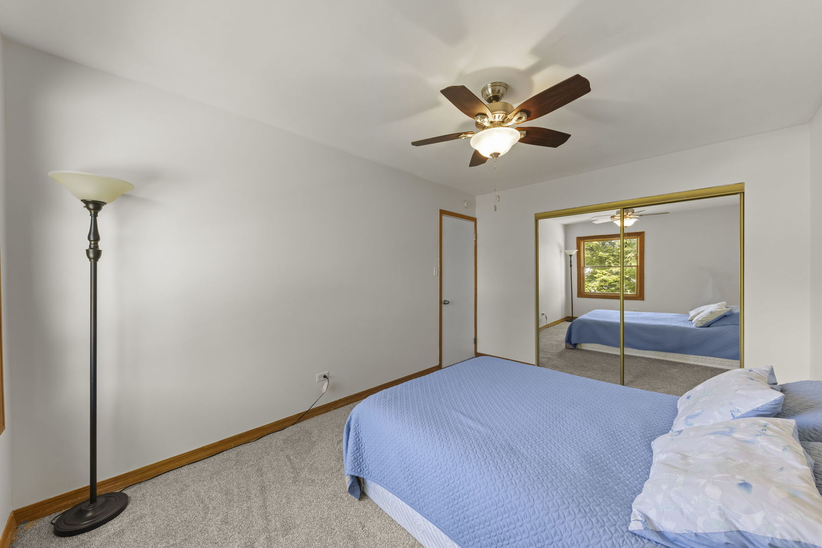219 E Lincoln Avenue, Glendale Heights, IL 60139
