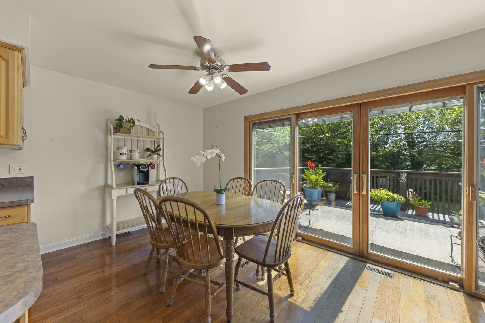 219 E Lincoln Avenue, Glendale Heights, IL 60139