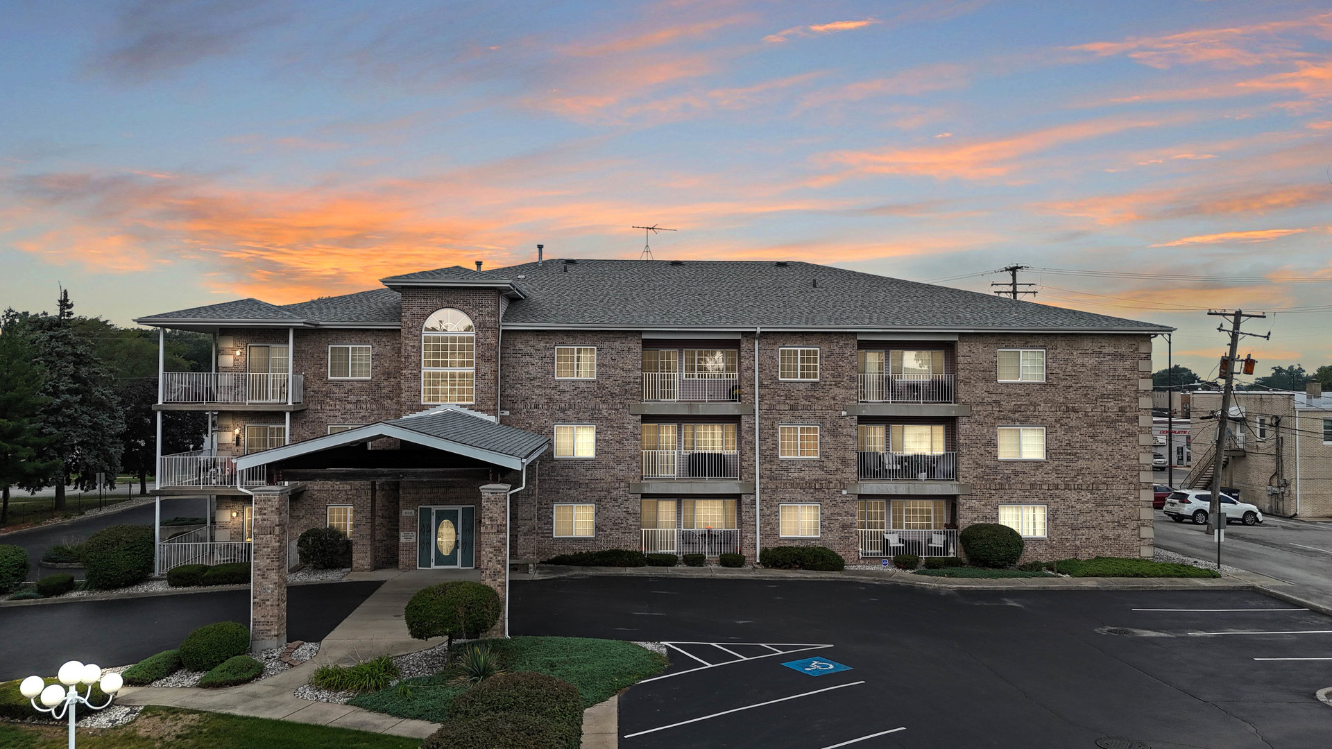18215 Wentworth Avenue #3B, Lansing, IL 60438