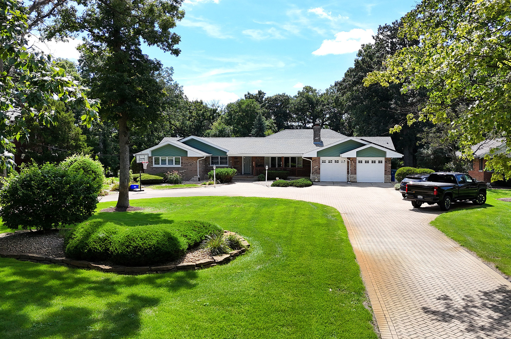 8703 W 123rd Street, Palos Park, IL 60464