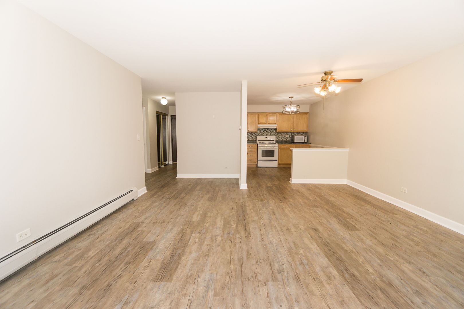 239 Mill Road #112A, Addison, IL 60101