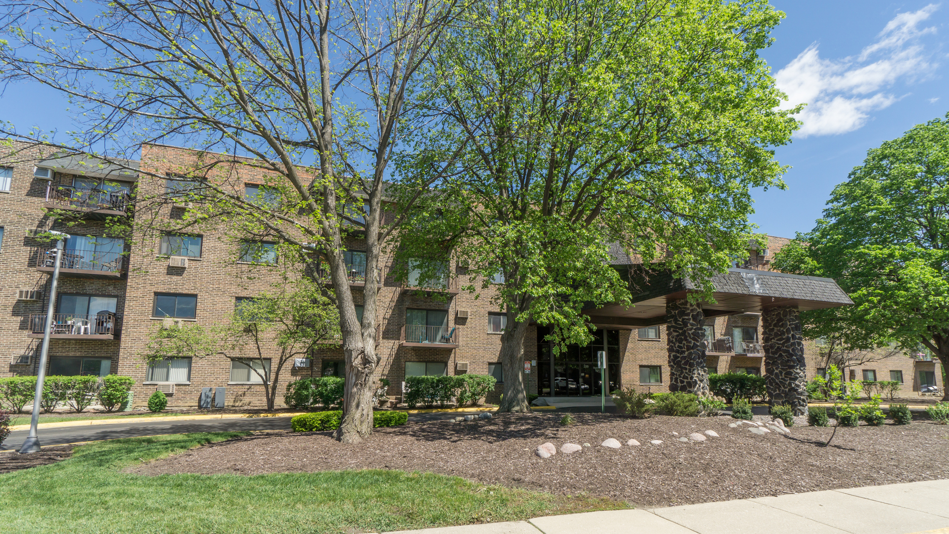 239 Mill Road #112A, Addison, IL 60101