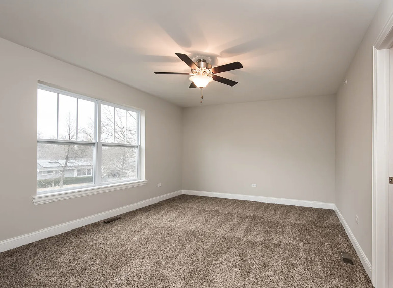 49 E 55th Street, Westmont, IL 60559