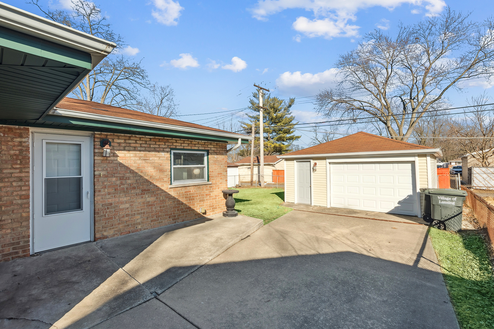 17919 School Street, Lansing, IL 60438