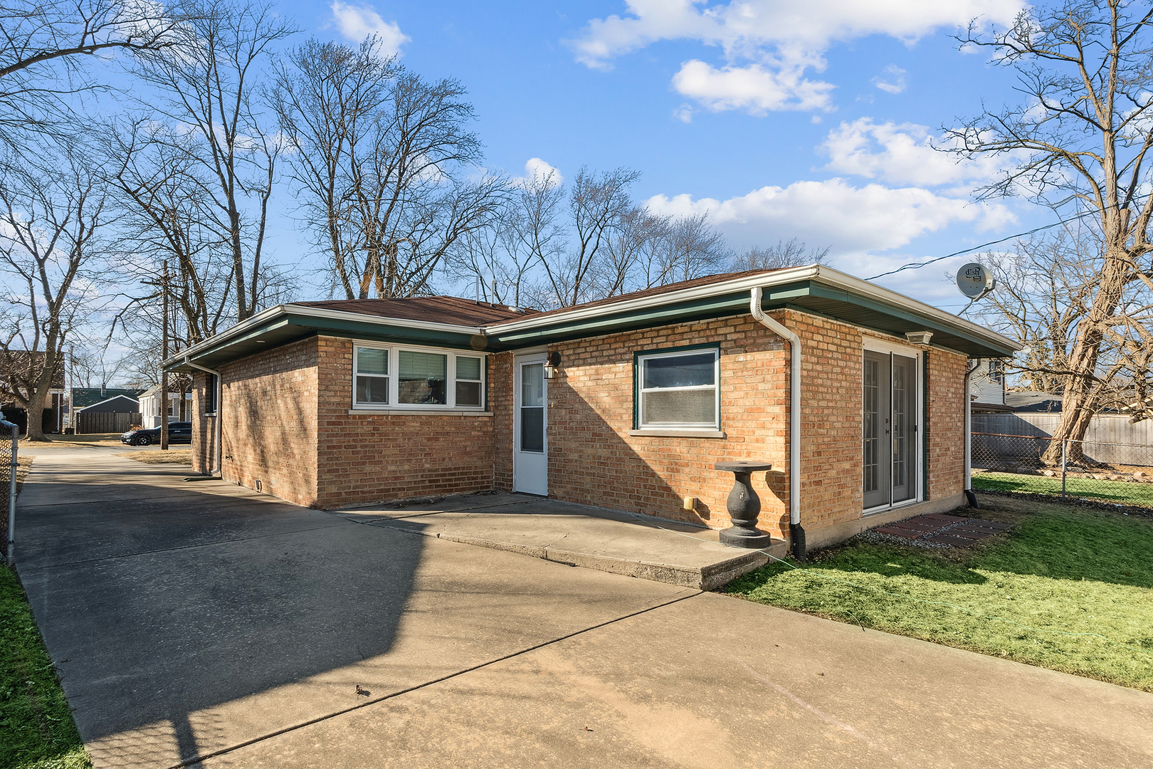 17919 School Street, Lansing, IL 60438