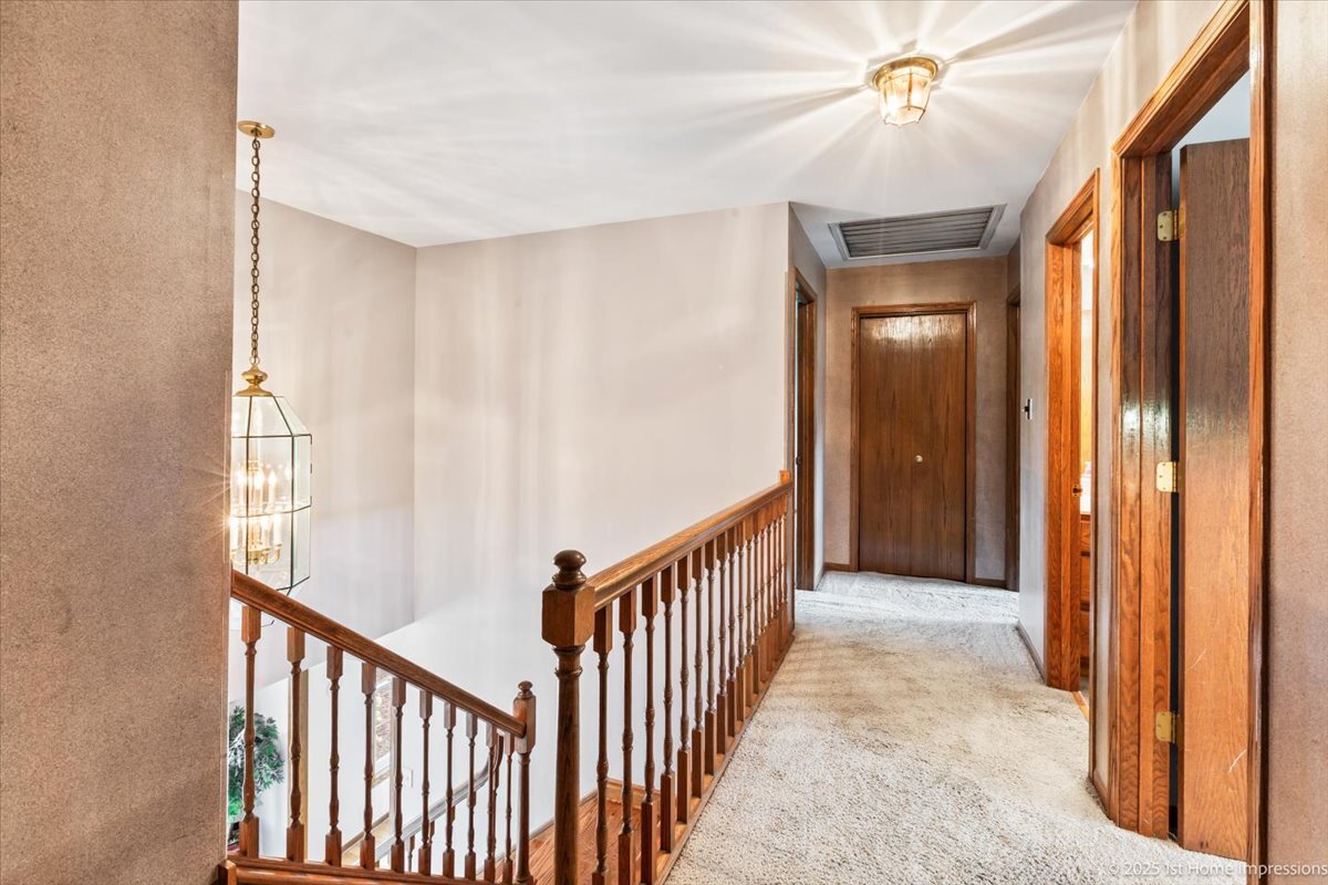 15007 Moorings Lane, Oak Forest, IL 60452