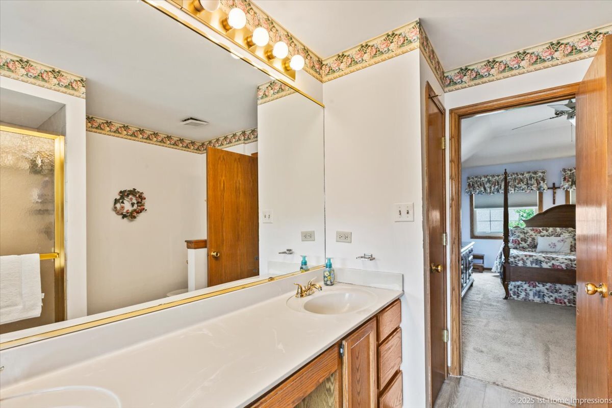 15007 Moorings Lane, Oak Forest, IL 60452