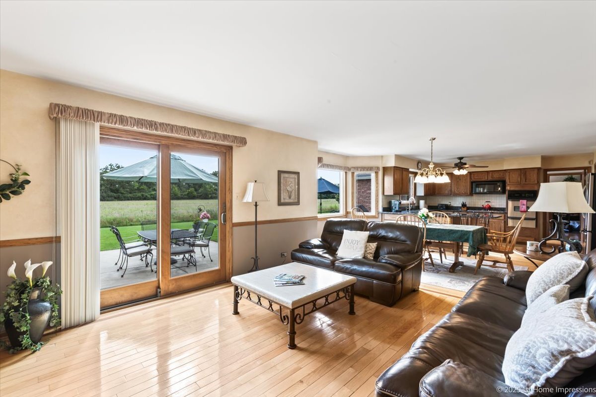 15007 Moorings Lane, Oak Forest, IL 60452