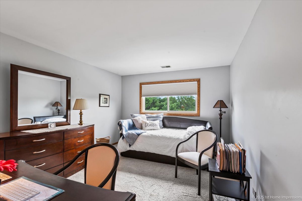 15007 Moorings Lane, Oak Forest, IL 60452