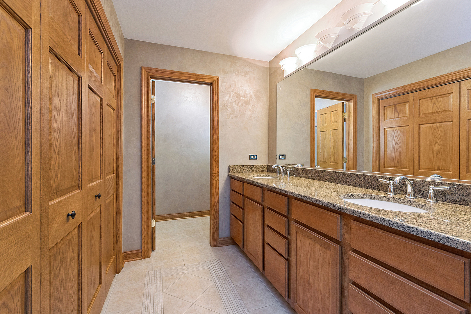 94 Ruggles Court, Orland Park, IL 60467