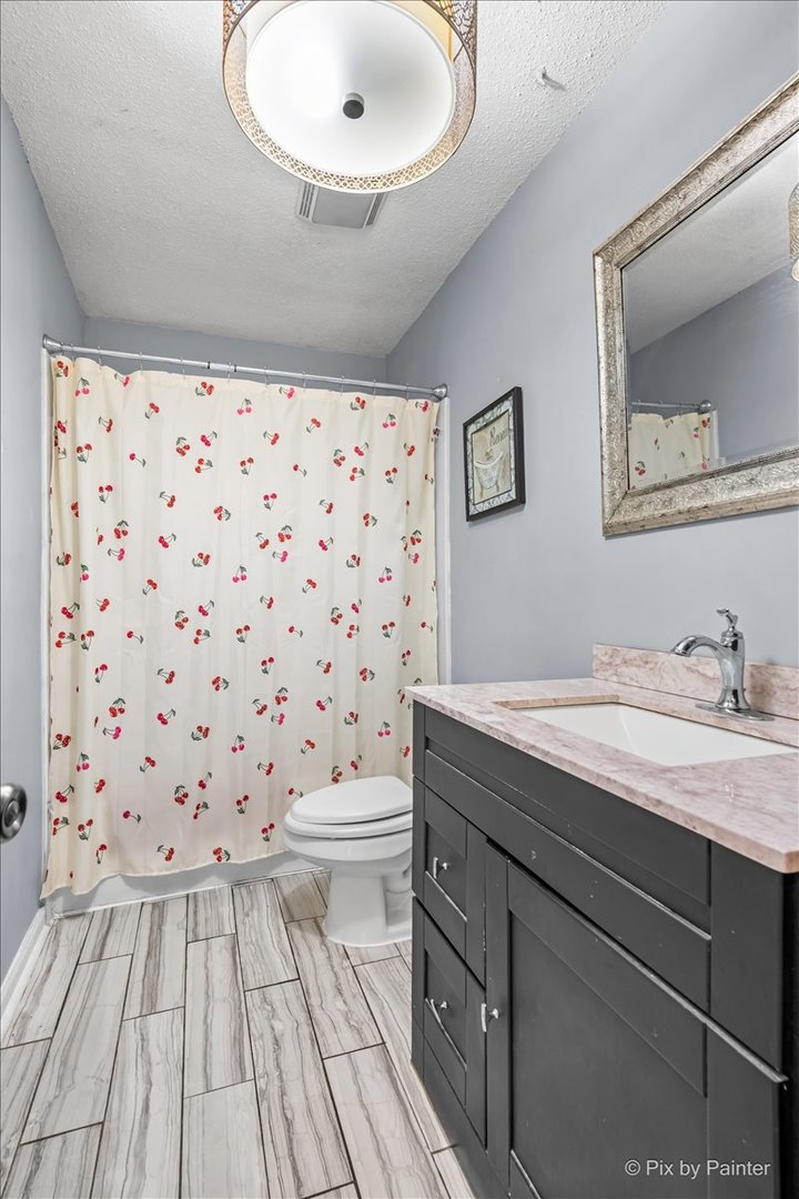 1805 Deforest Lane, Hanover Park, IL 60133