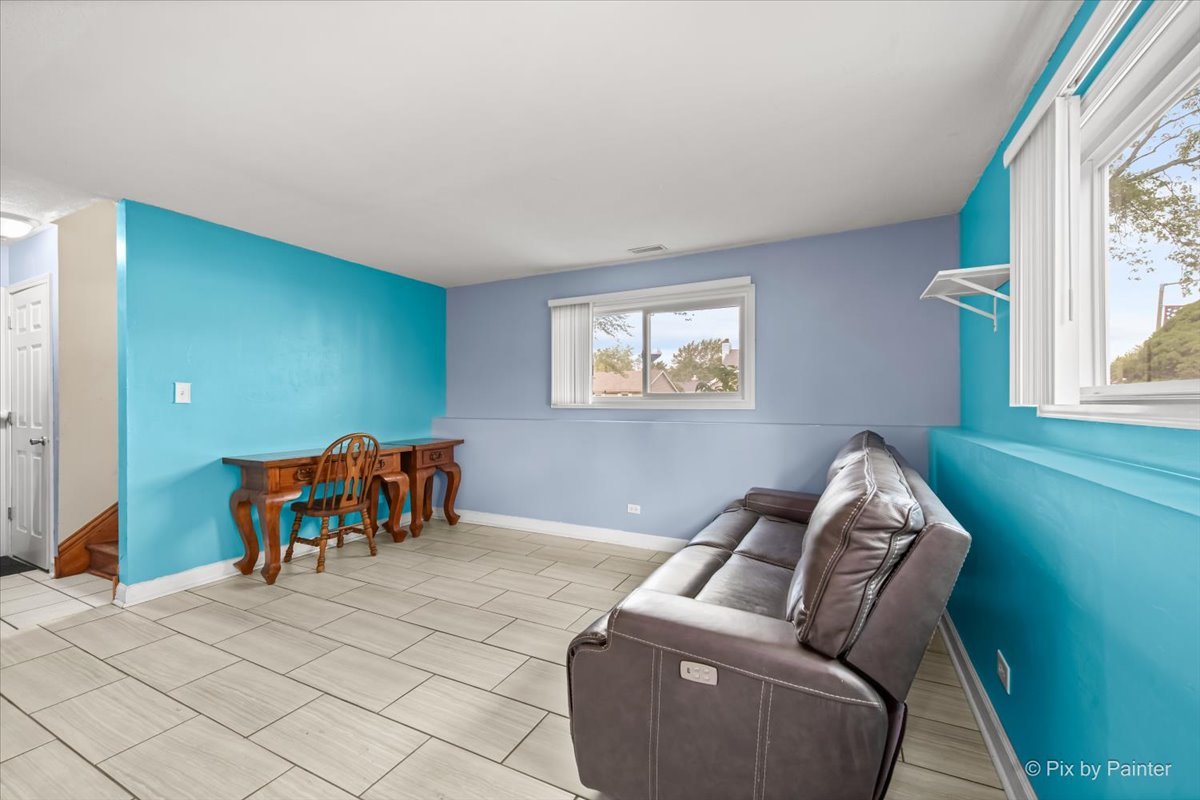 1805 Deforest Lane, Hanover Park, IL 60133
