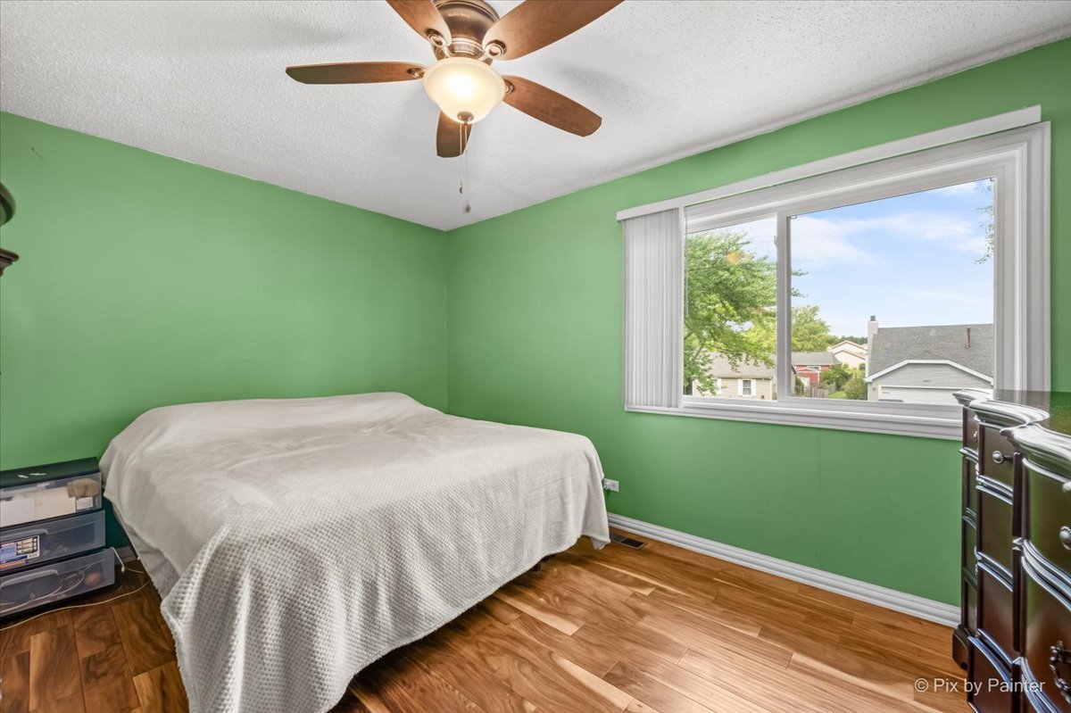 1805 Deforest Lane, Hanover Park, IL 60133