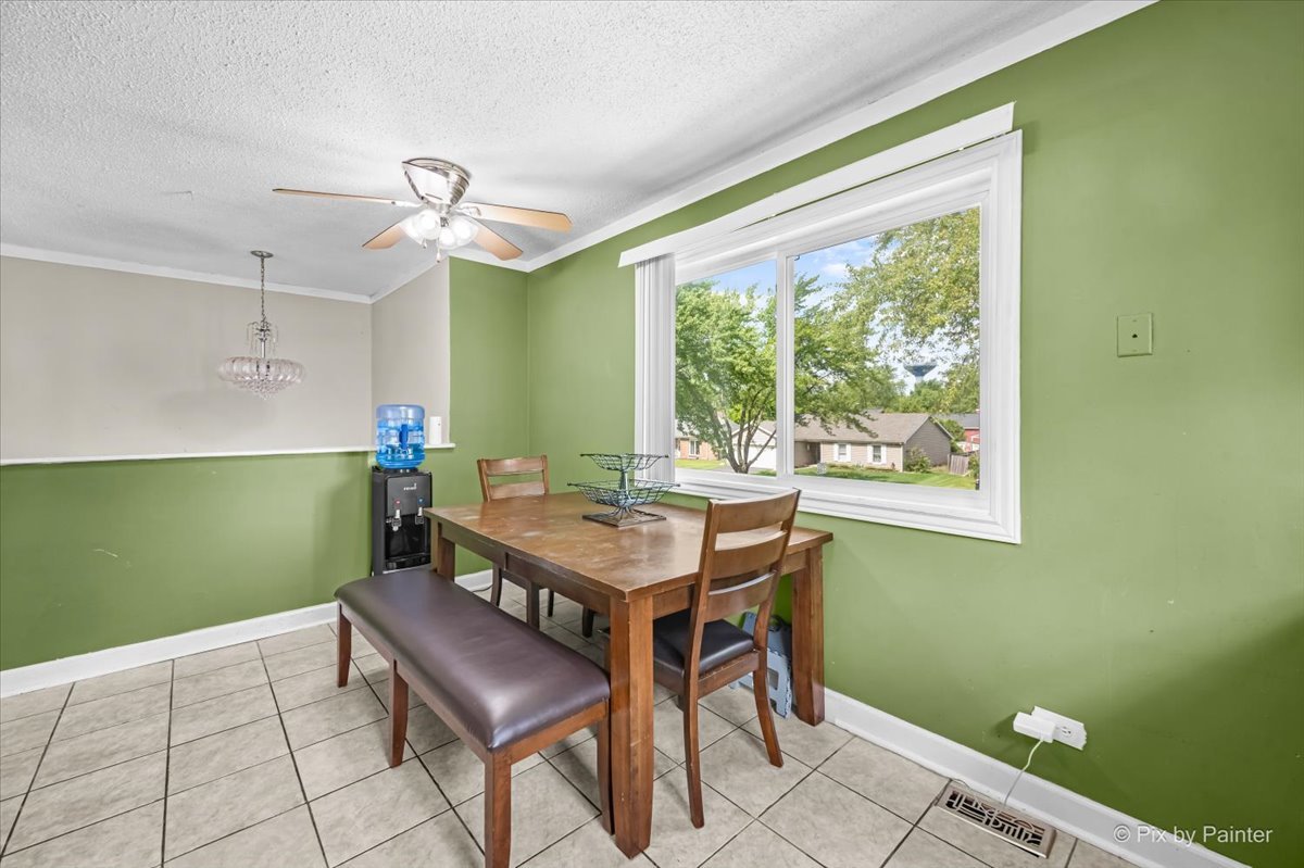 1805 Deforest Lane, Hanover Park, IL 60133