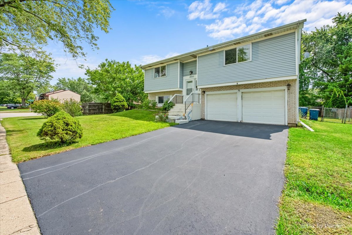 1805 Deforest Lane, Hanover Park, IL 60133