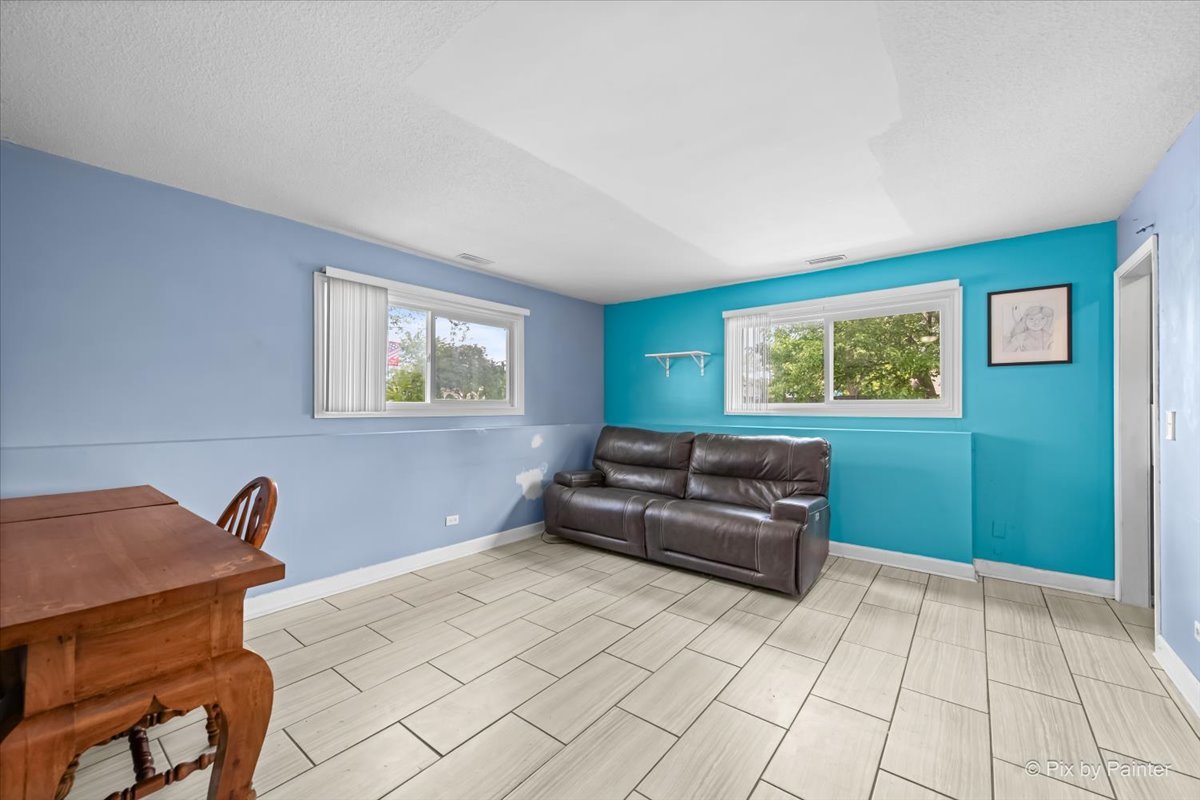 1805 Deforest Lane, Hanover Park, IL 60133