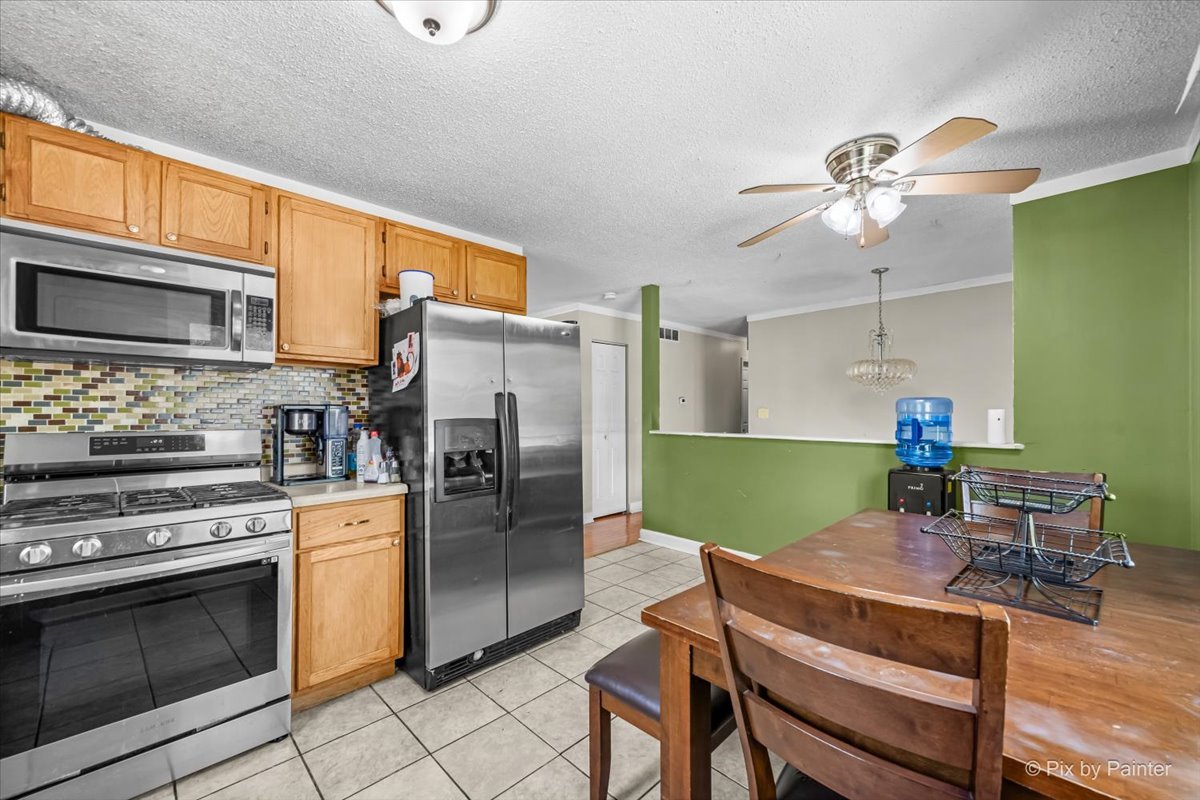 1805 Deforest Lane, Hanover Park, IL 60133