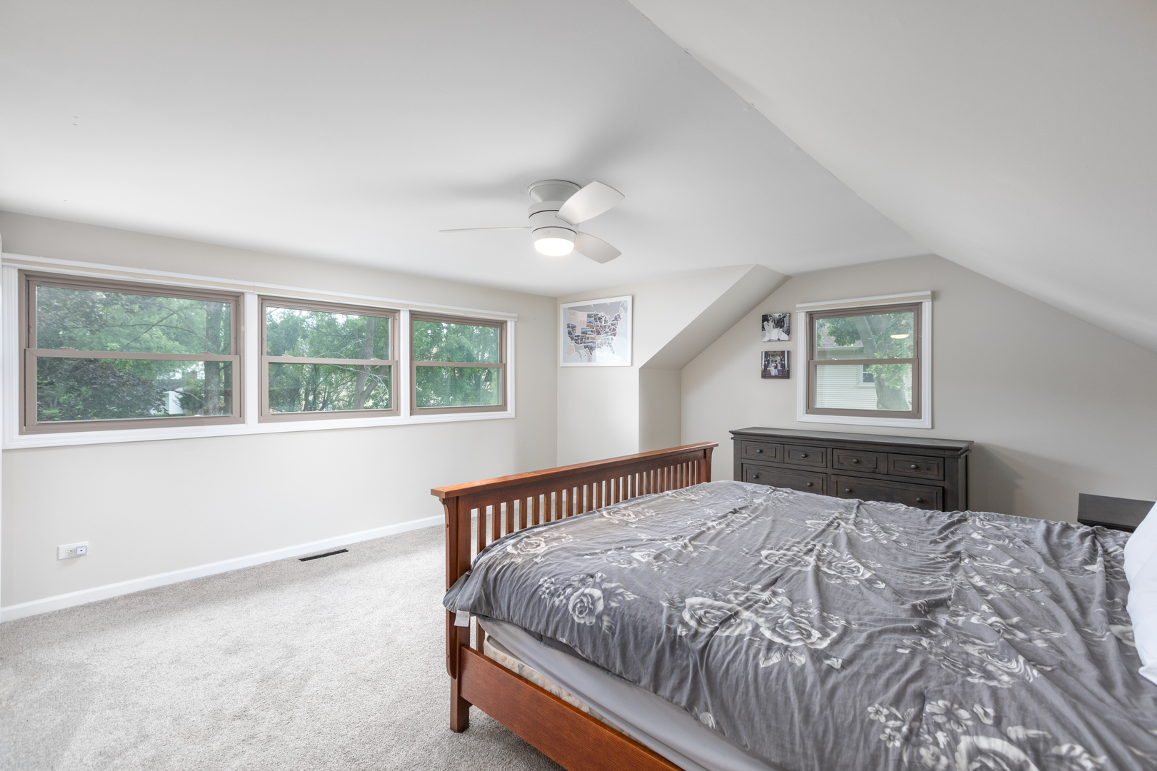 1012 Williamsburg Drive, Naperville, IL 60540