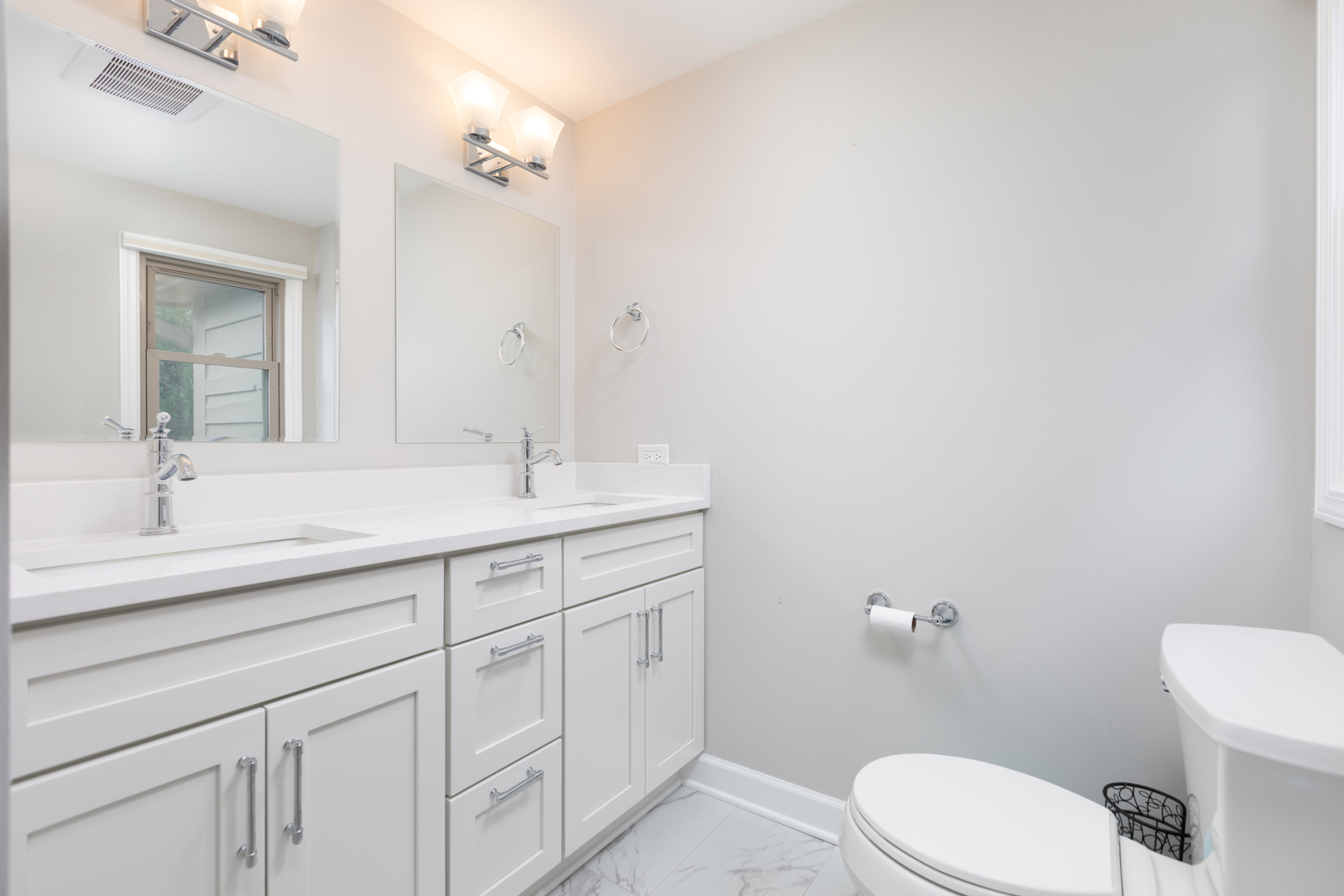 1012 Williamsburg Drive, Naperville, IL 60540