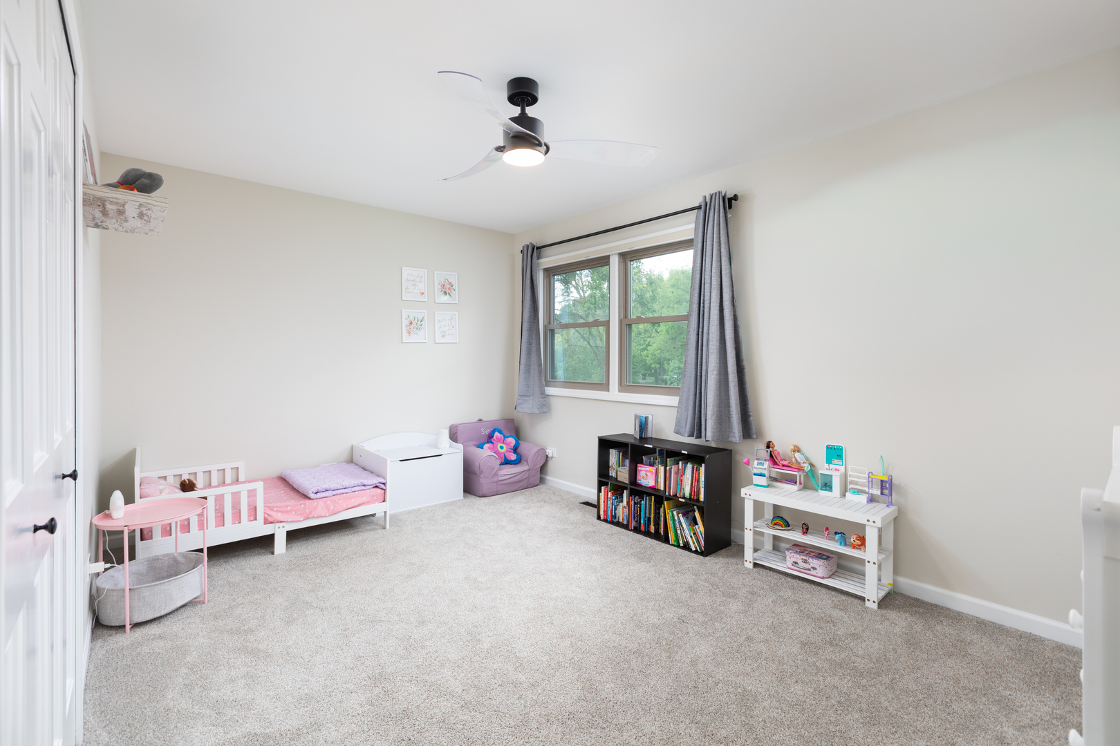 1012 Williamsburg Drive, Naperville, IL 60540