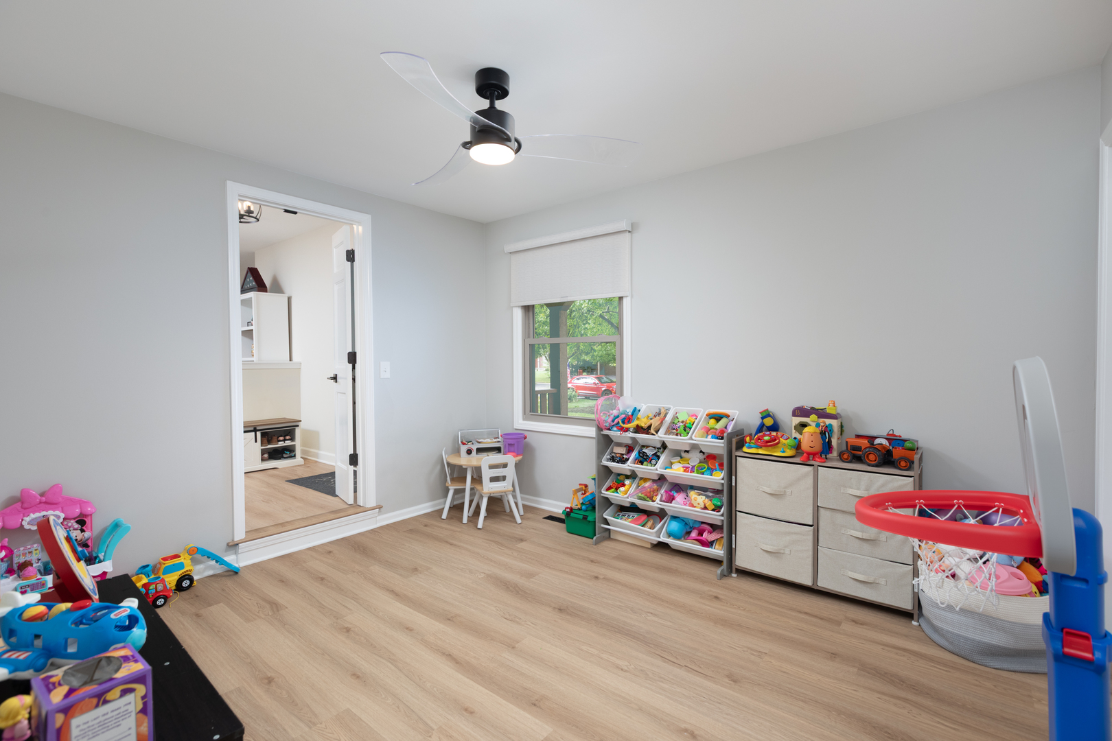 1012 Williamsburg Drive, Naperville, IL 60540