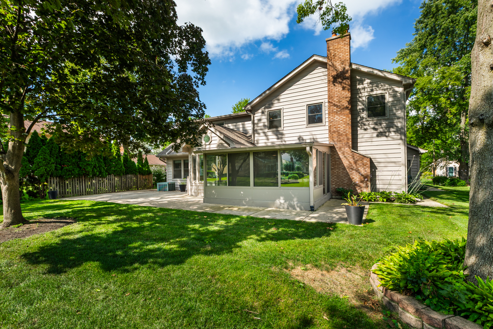 1012 Williamsburg Drive, Naperville, IL 60540