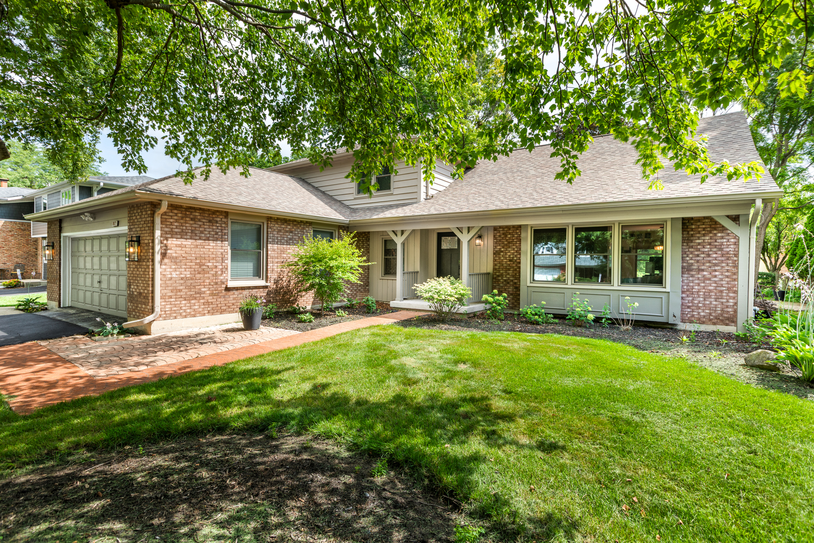 1012 Williamsburg Drive, Naperville, IL 60540