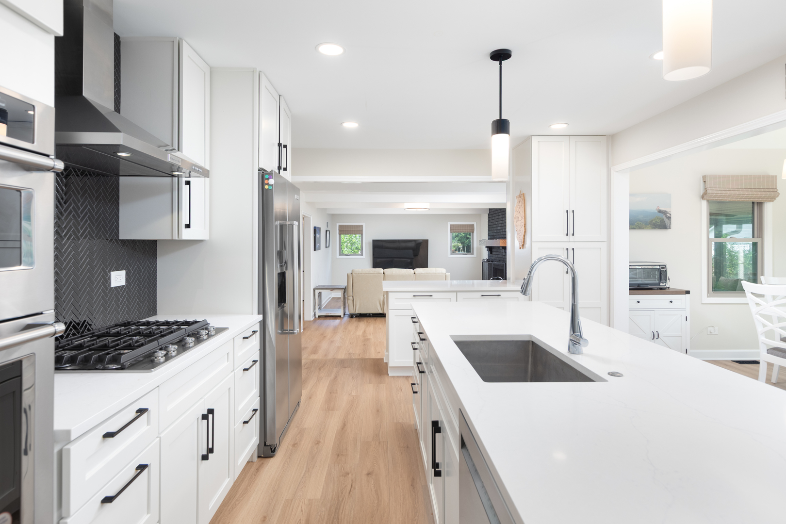 1012 Williamsburg Drive, Naperville, IL 60540