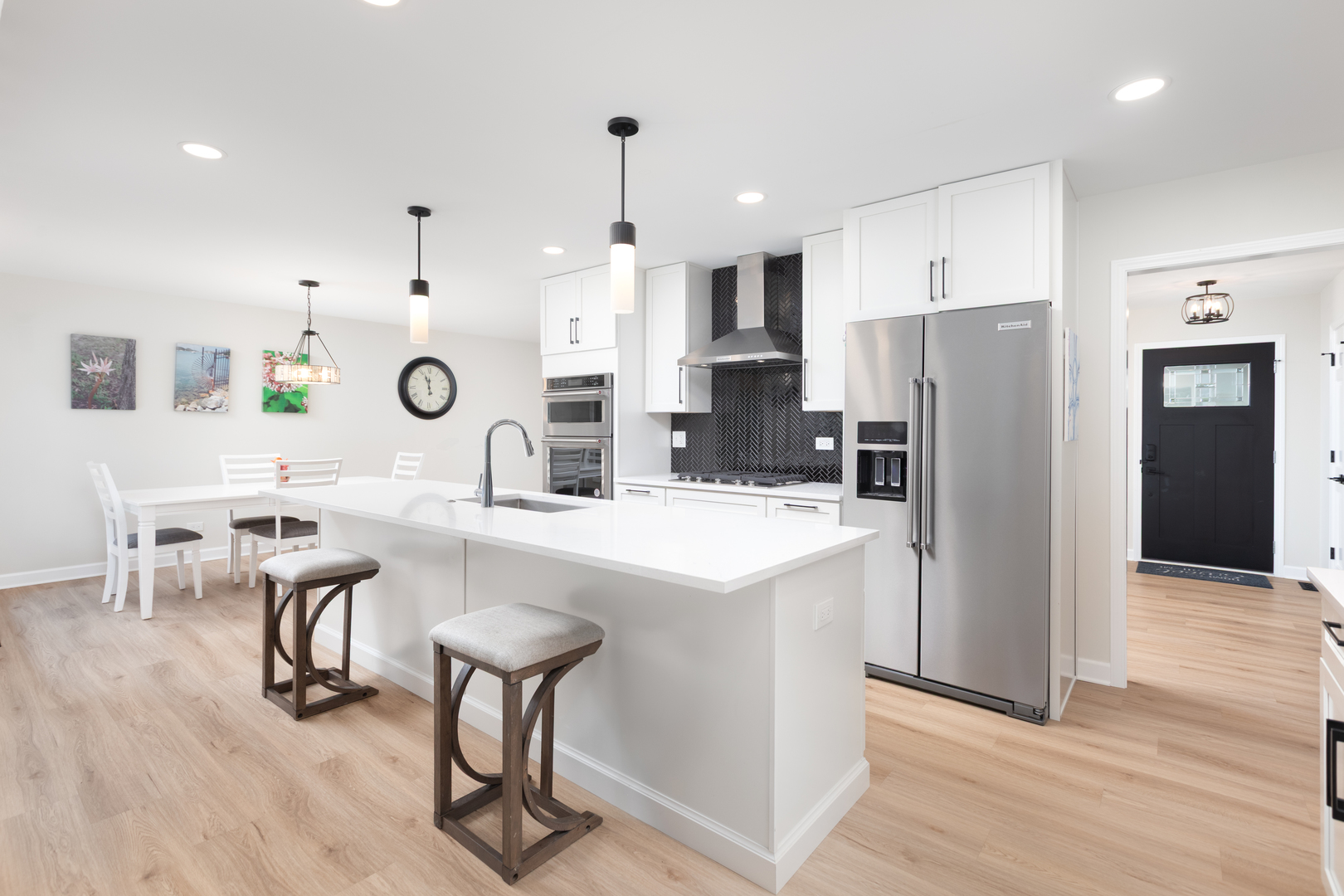 1012 Williamsburg Drive, Naperville, IL 60540