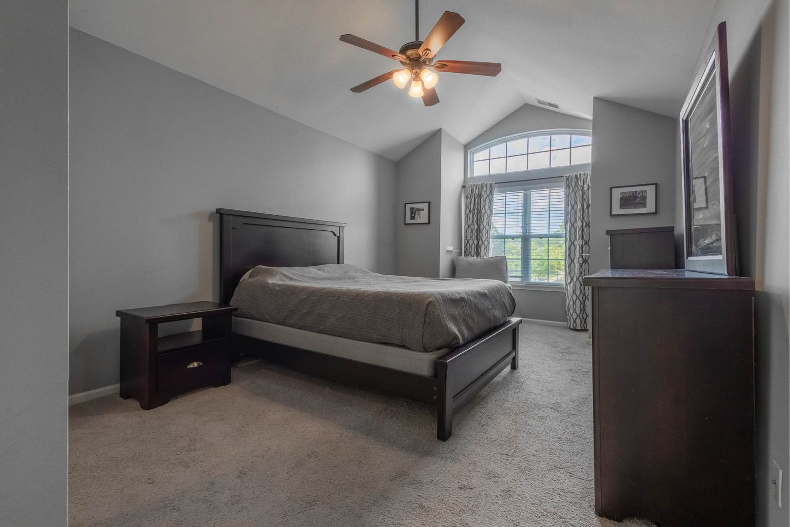 205 Concord Lane, Carol Stream, IL 60188
