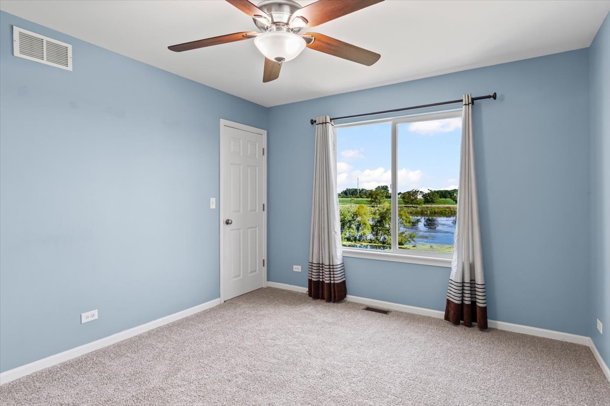 2441 Alan Dale Lane, Yorkville, IL 60560