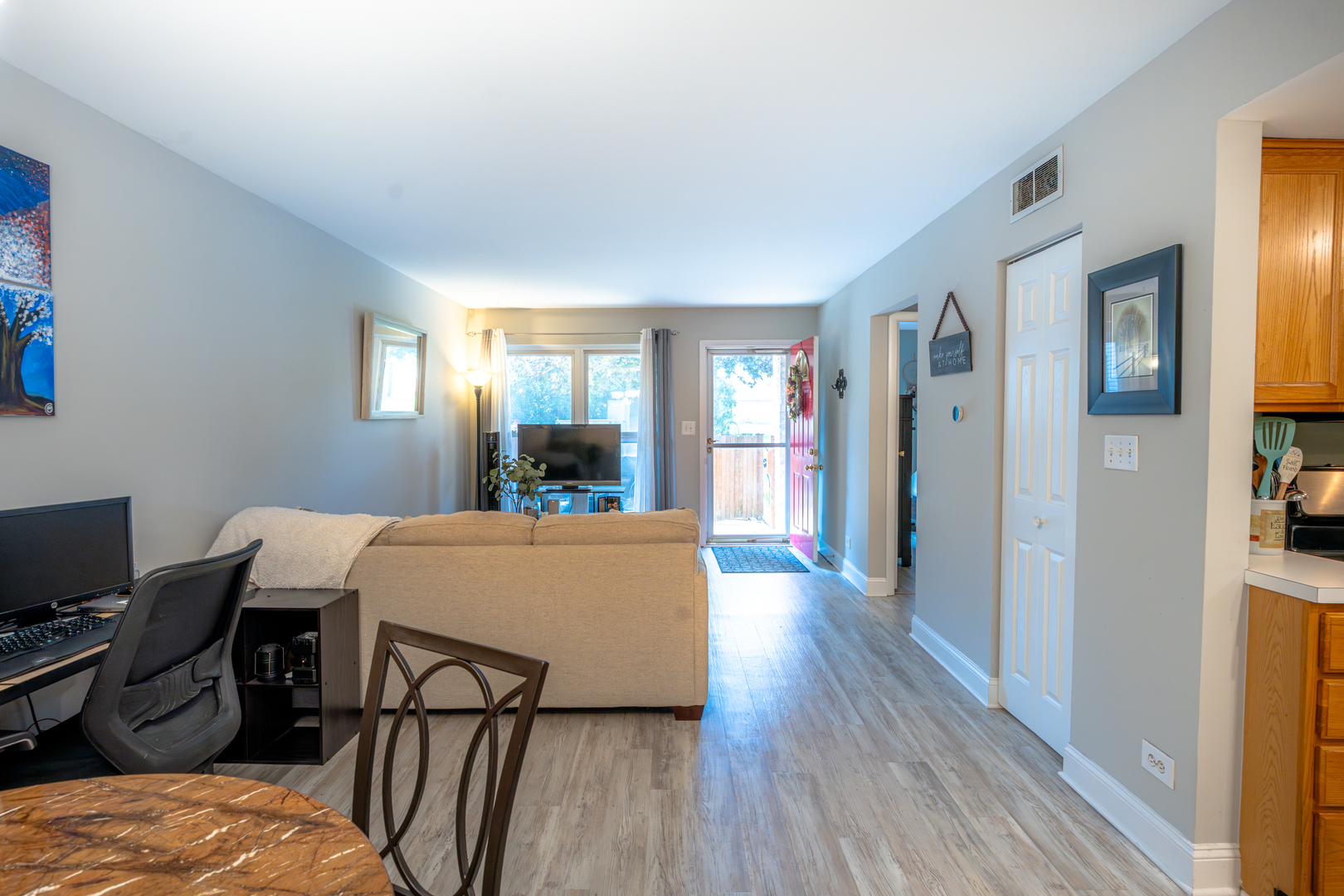 1940 Kenilworth Circle #D, Hoffman Estates, IL 60169