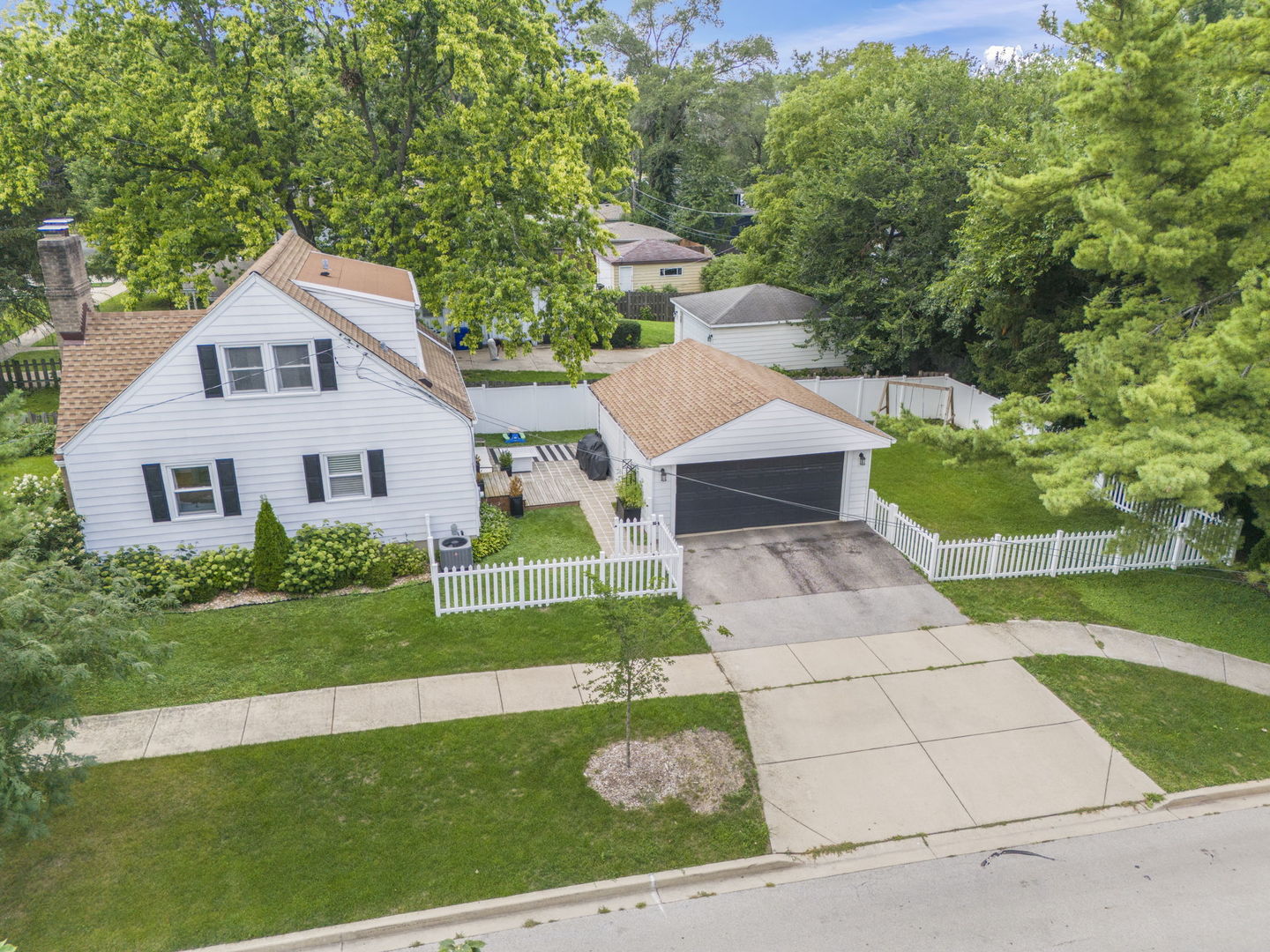 426 Elm Street, Glen Ellyn, IL 60137