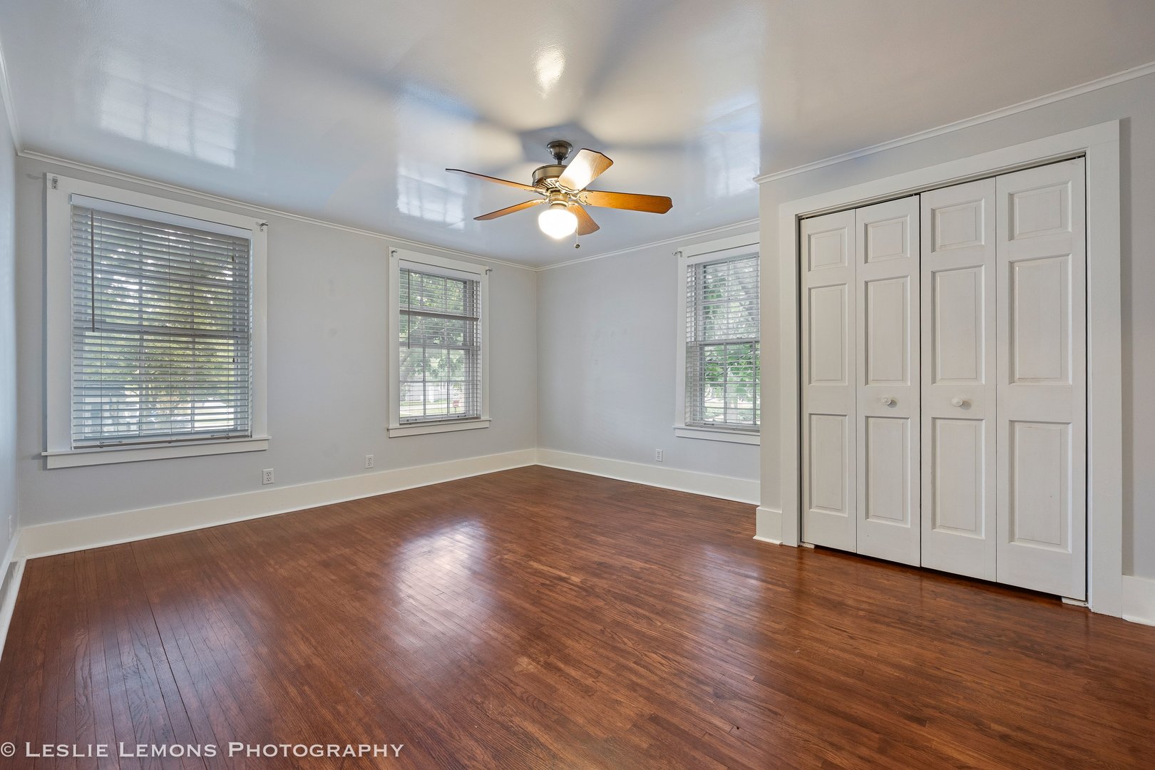 241 W Van Buren Avenue, Naperville, IL 60540