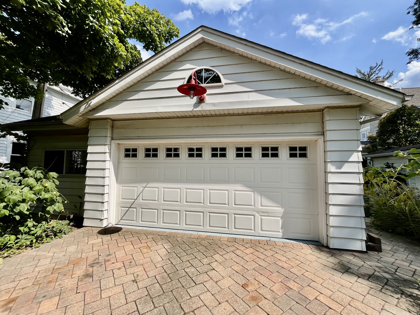 241 W Van Buren Avenue, Naperville, IL 60540