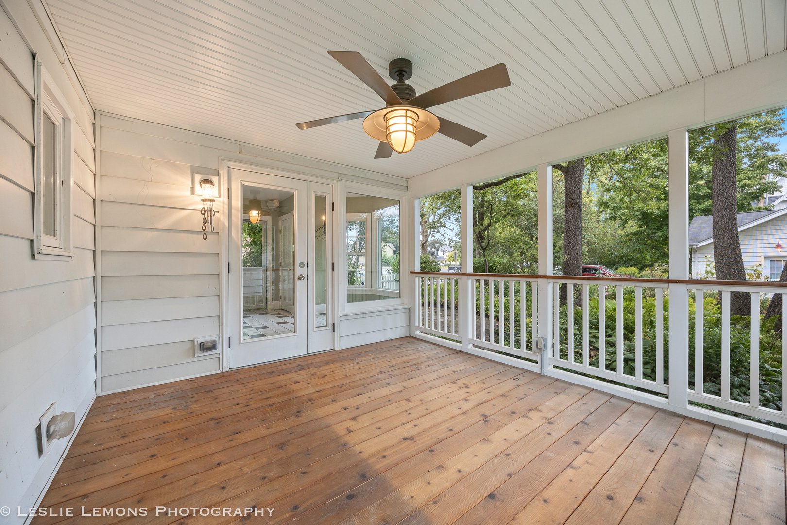241 W Van Buren Avenue, Naperville, IL 60540