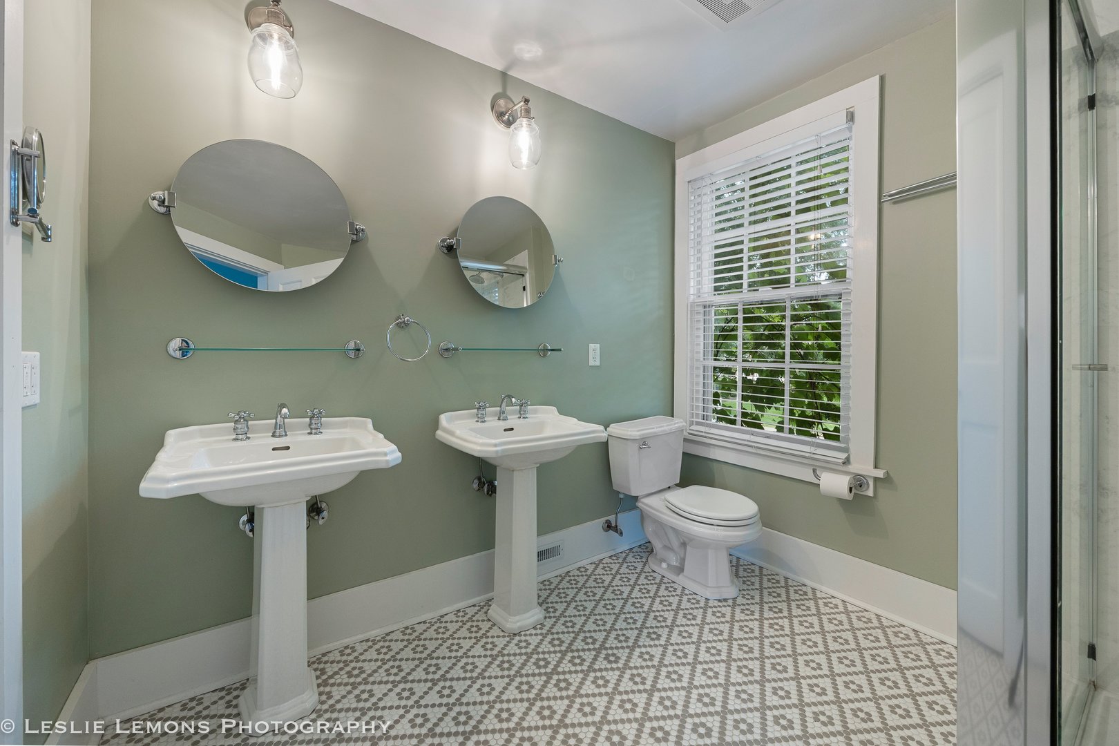 241 W Van Buren Avenue, Naperville, IL 60540
