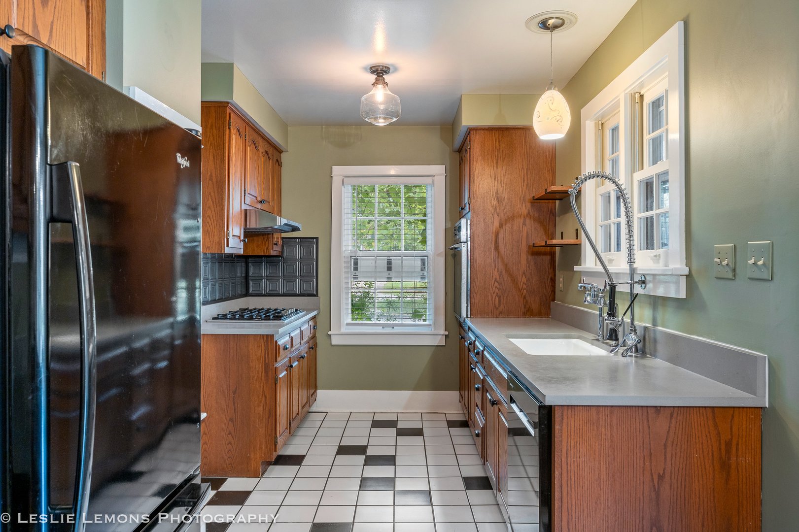 241 W Van Buren Avenue, Naperville, IL 60540