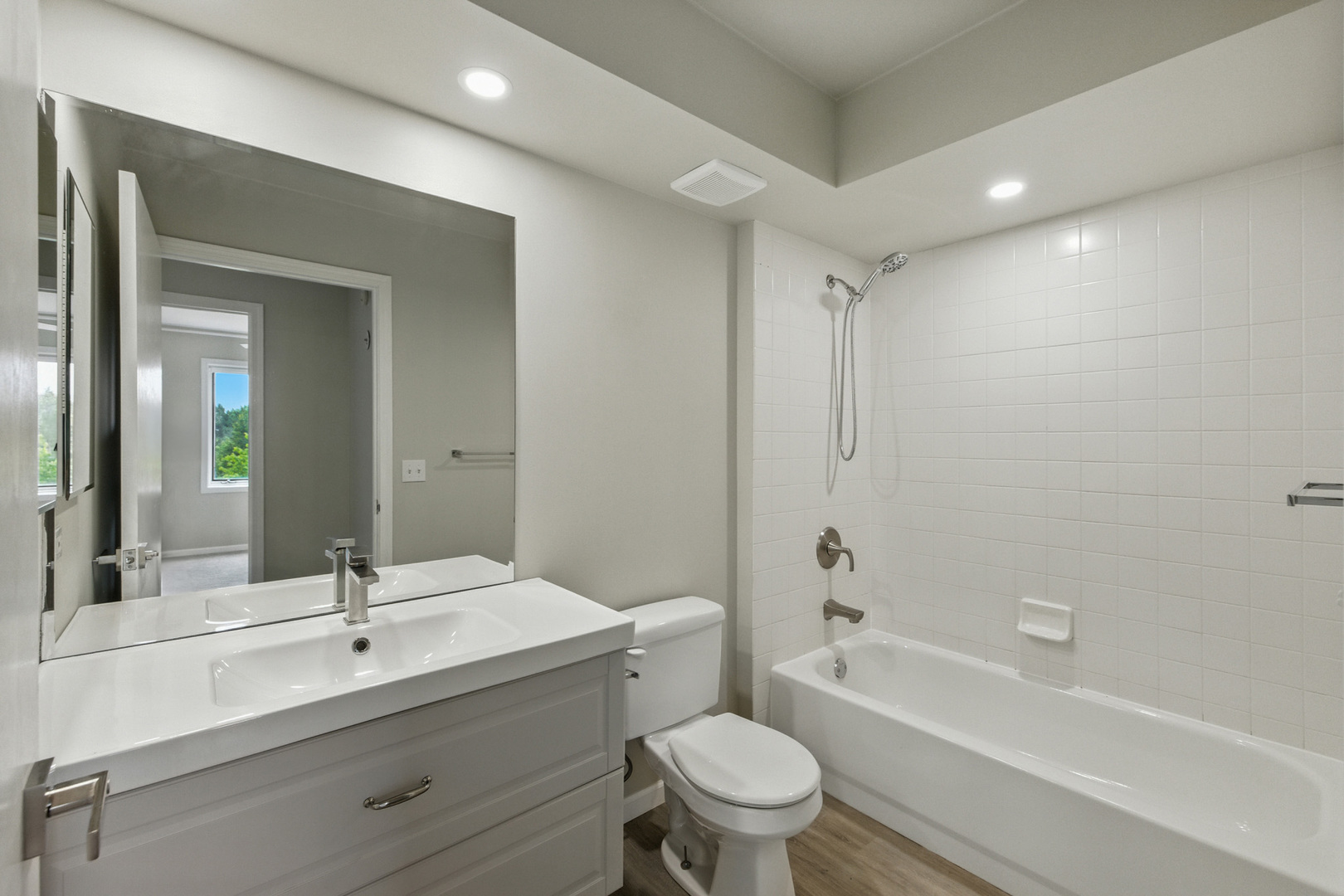6430 W Berteau Avenue #302, Chicago, IL 60634