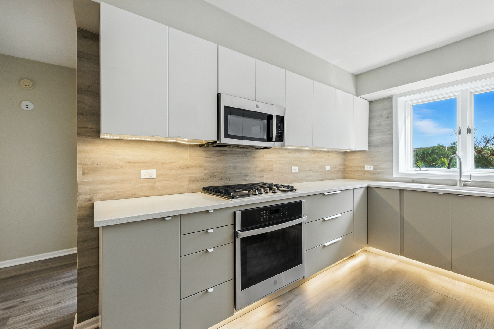 6430 W Berteau Avenue #302, Chicago, IL 60634