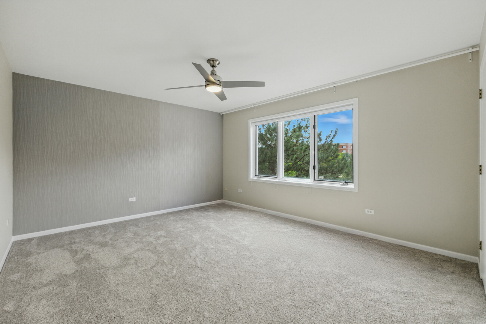 6430 W Berteau Avenue #302, Chicago, IL 60634