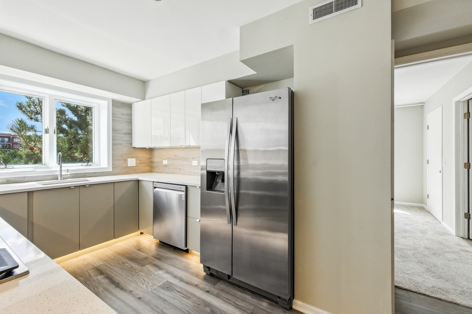 6430 W Berteau Avenue #302, Chicago, IL 60634