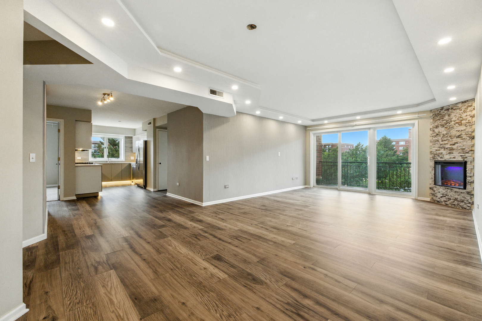 6430 W Berteau Avenue #302, Chicago, IL 60634